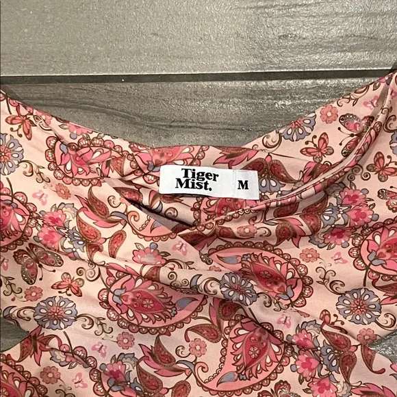 Tiger Mist Pink Paisley Crop Top - Picture 2 of 5